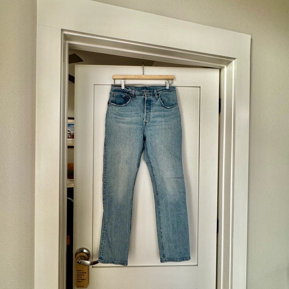 LEVI’s Sz. W30xL30 Original Button-Fly 501 Blue Jeans. Light wash.